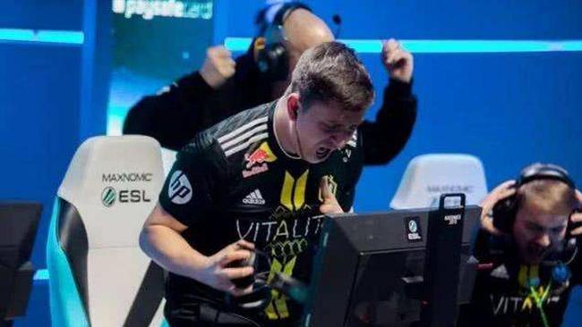 随着比赛的 随着比赛的