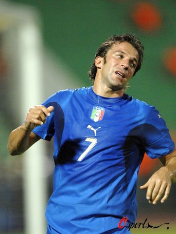 壁球仍处于 壁球仍处于